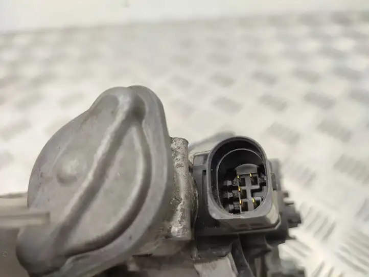 Volkswagen Crafter (2016 - )  04l131512ch Охладитель EGR