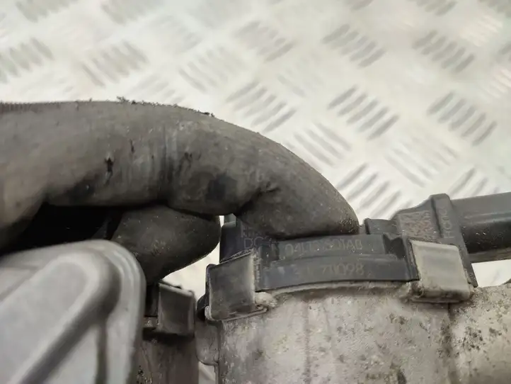 Volkswagen Crafter (2016 - )  04l131512ch Охладитель EGR