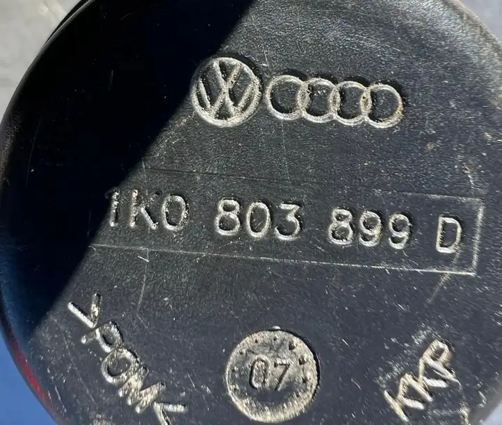 Audi A3/S3 8P (2004 - 2008) 1K0803899D Болт крепления запасного колеса — фото 2