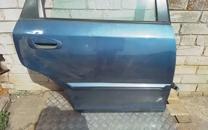 Honda Civic (2001 - 2005) Задняя дверь — фото 2