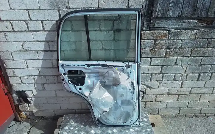 Suzuki Grand Vitara I (1998 - 2005) Задняя дверь — фото 4
