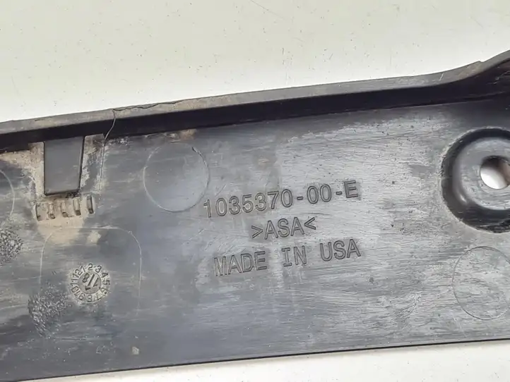 Tesla Model X (2015 - 2021) 10353701001E Подсветка номера — фото 5