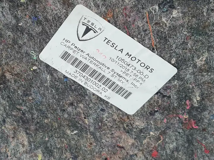 Tesla Model X (2015 - 2021) 105047300D Обшивка багажника — фото 7