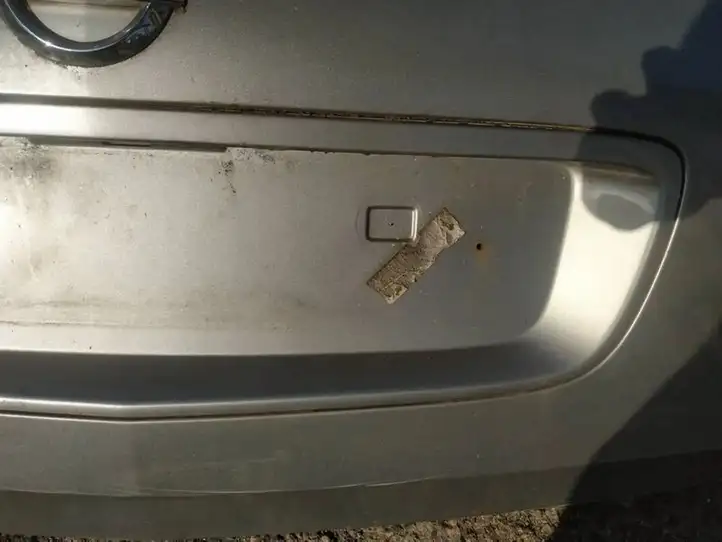 Nissan Primera (2001 - 2008) Подсветка номера — фото 4
