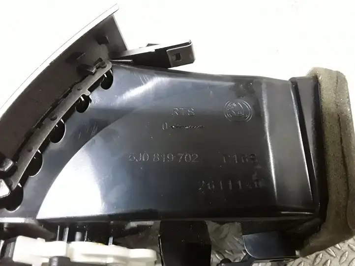 Skoda Fabia Mk2 (5J) (2007 - 2014) 5J0819702 Боковой воздушный дефлектор — фото 4