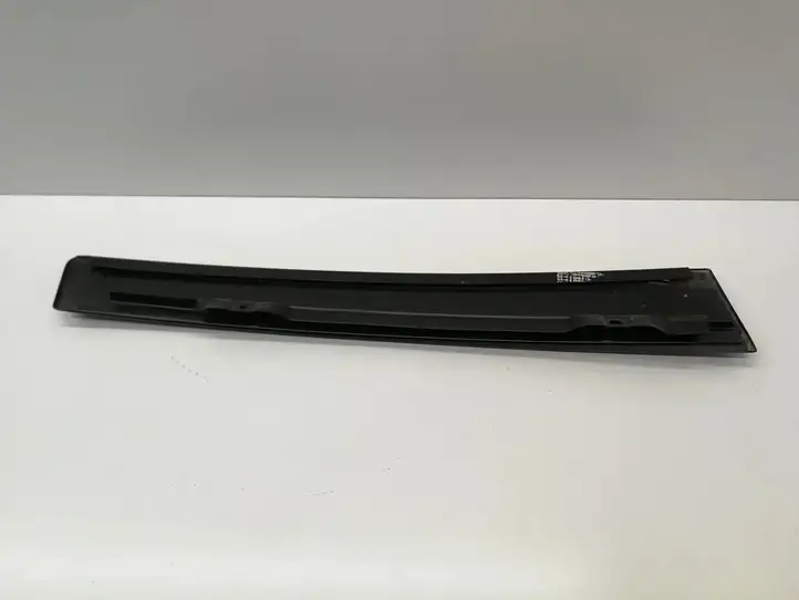 Volkswagen Caddy (2010 - 2015) 2K0837902 Накладка стекла передней двери — фото 4