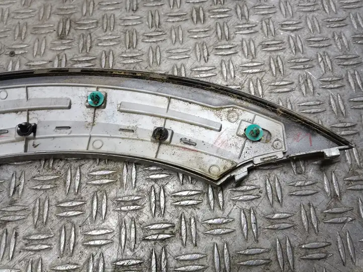 Subaru Outback (2003 - 2007) Молдинг заднего крыла — фото 2
