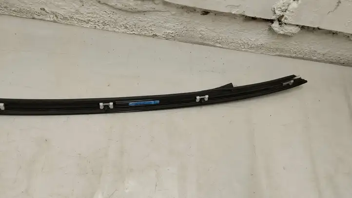 BMW 6 F12 F13 (2010 - 2018) 7221330 Накладка стекла передней двери — фото 3