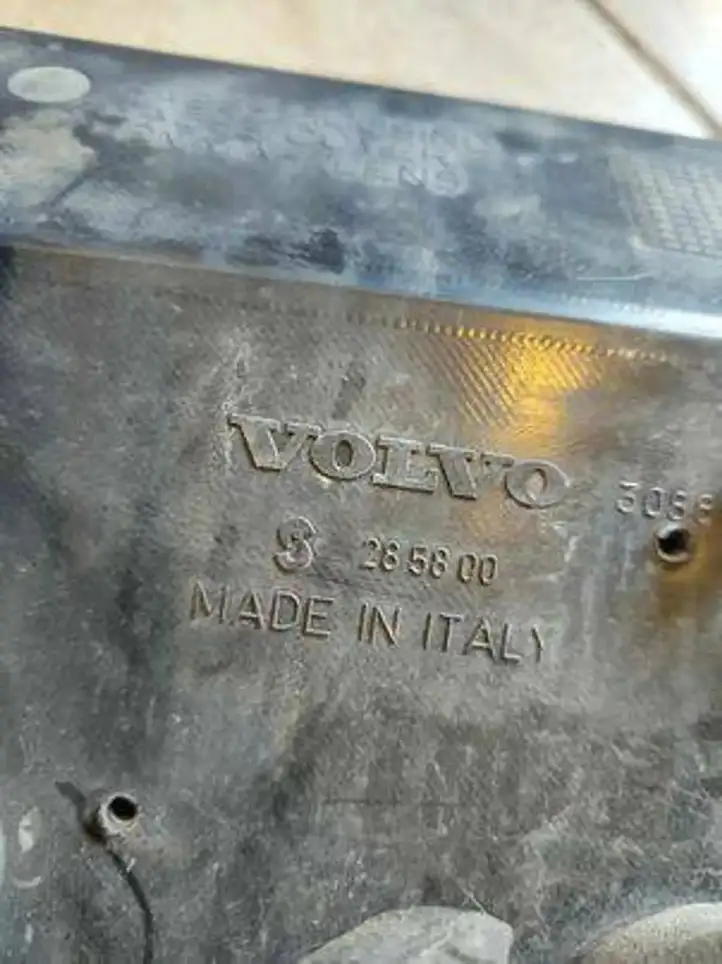 Volvo S40, V40 (2000 - 2004) 285800 Подсветка номера — фото 4