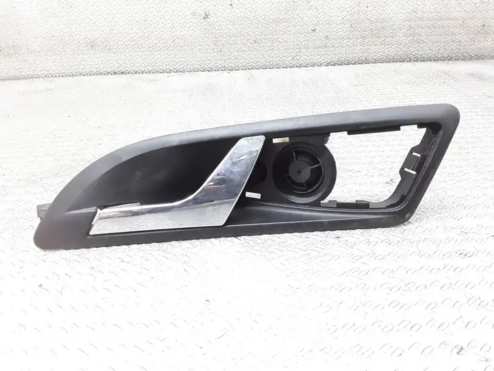 Skoda Octavia Mk2 (1Z) (2004 - 2013) 1Z0035411B Внутренняя ручка двери — фото 1