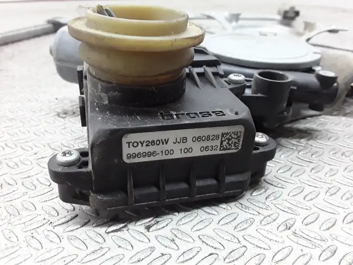 Toyota Corolla Verso AR10 (2004 - 2009) 996996100 Стеклоподъемник передней двери (комплект) — фото 2