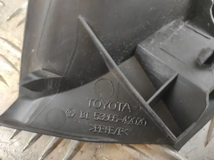 Toyota RAV 4 (XA40) (2012 - 2018) 5386642020 Накладка стоек лобового стекла — фото 4