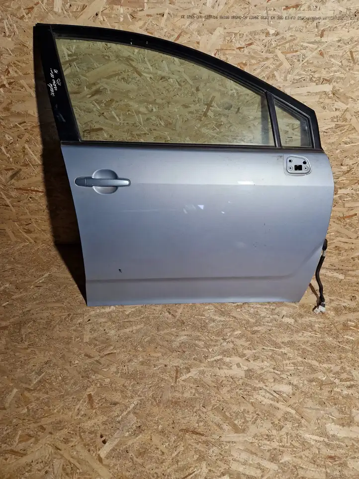 Toyota Corolla Verso AR10 (2004 - 2009) Дверь — фото 1