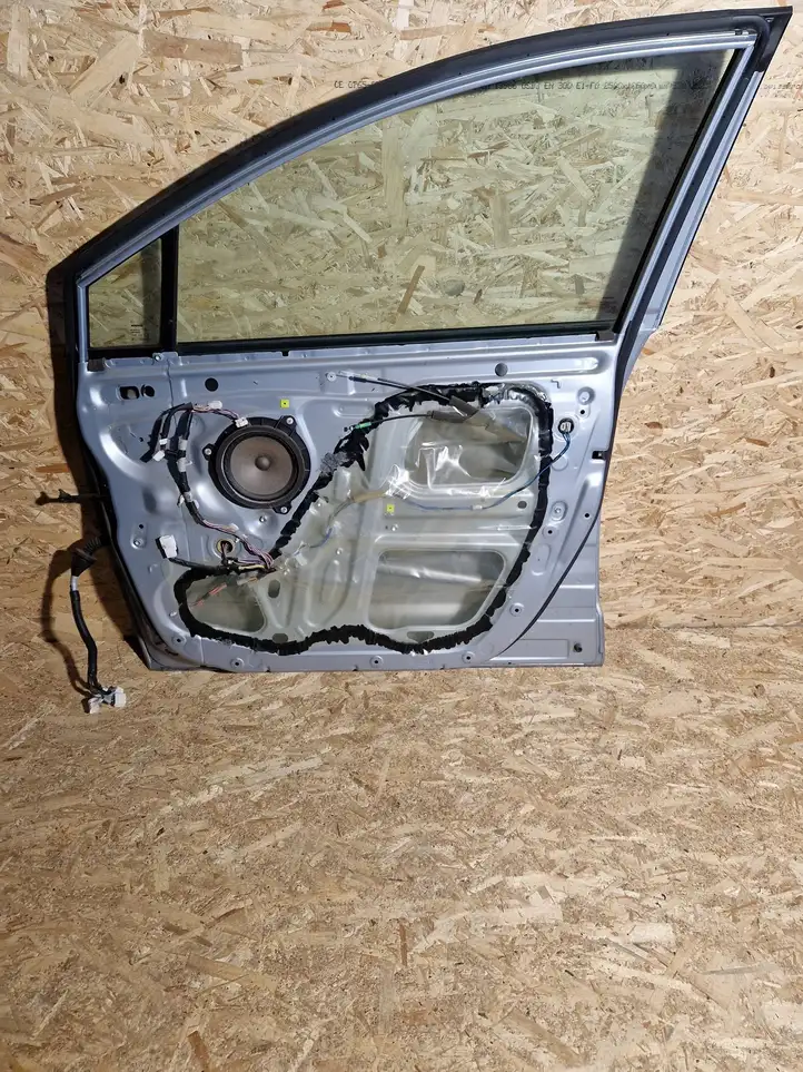 Toyota Corolla Verso AR10 (2004 - 2009) Дверь — фото 3