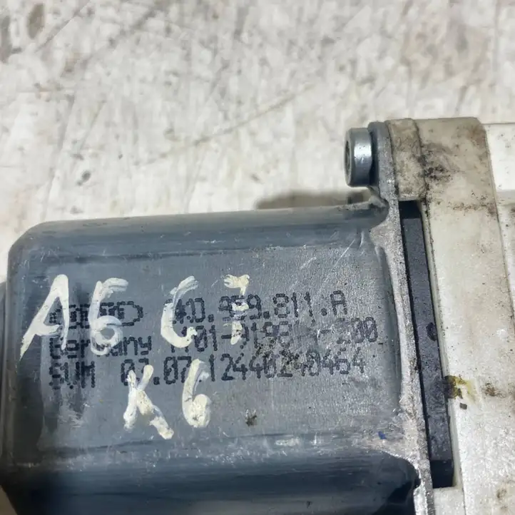 Audi A6 C7 (2011 - 2014) 8K0959811A Стеклоподъемник задней двери — фото 3