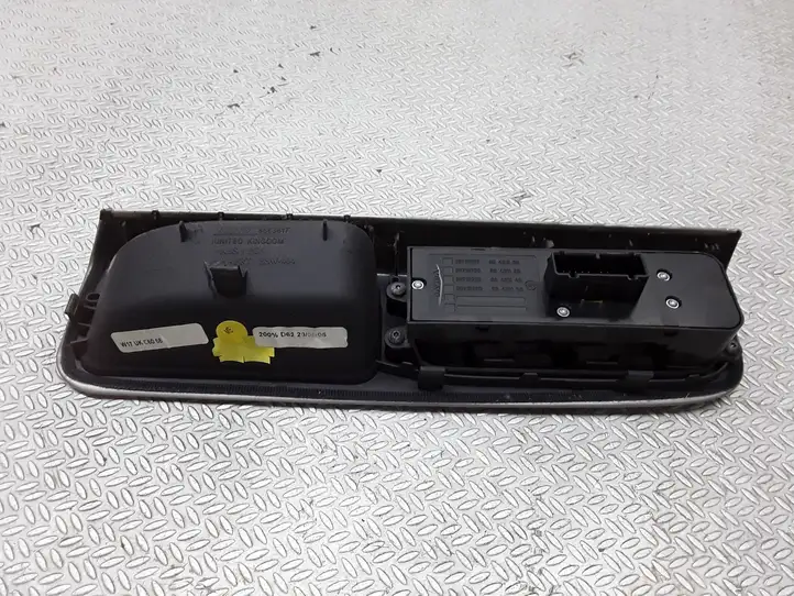 Volvo V50 (2004 - 2008) 30710787 Кнопка стеклоподъемников — фото 3