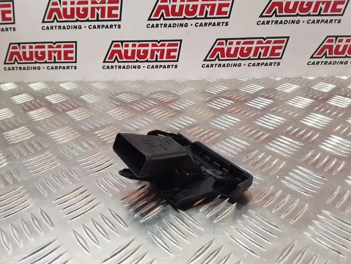 Toyota Prius (XW30) (2009 - 2015) 5596147030 Боковой воздушный дефлектор — фото 3