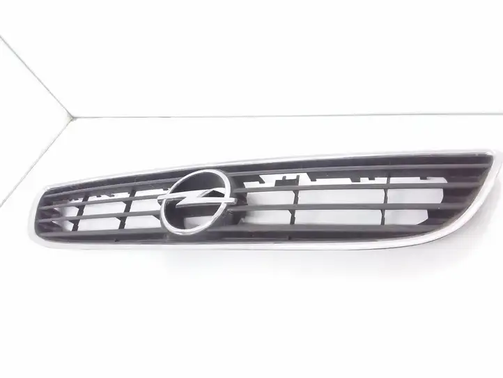 Opel Zafira A (1999 - 2003) 90580685 Передняя решетка — фото 1