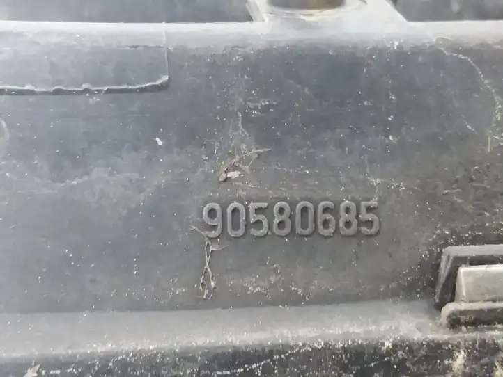 Opel Zafira A (1999 - 2003) 90580685 Передняя решетка — фото 4