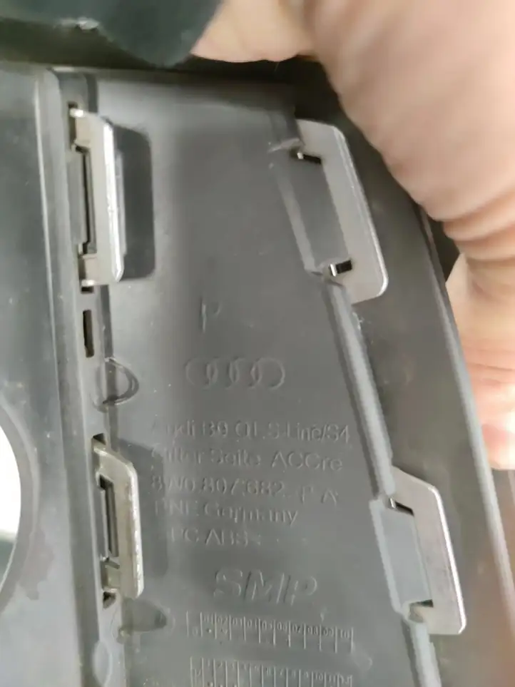 Audi A4 S4 B9 (2015 - 2019) 8W0807682D Решетка противотуманной фары — фото 3