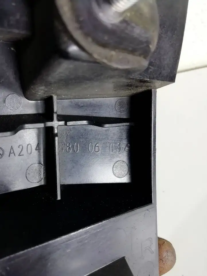 Mercedes-Benz C W204 (2007 - 2014) A2048800603 Кронштейн заднего бампера — фото 4