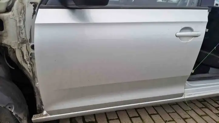 Skoda Rapid (NH) (2012 - 2019) Дверь — фото 3
