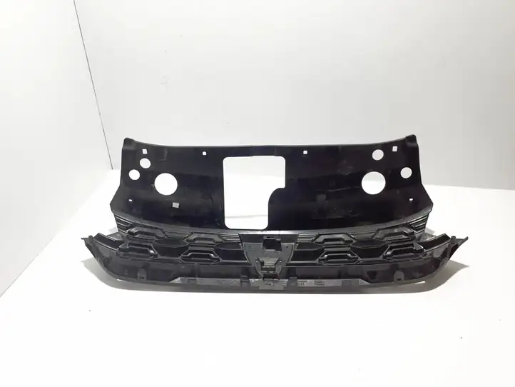 Dacia Sandero III (2016 - ) 623109870R Передняя решетка — фото 3