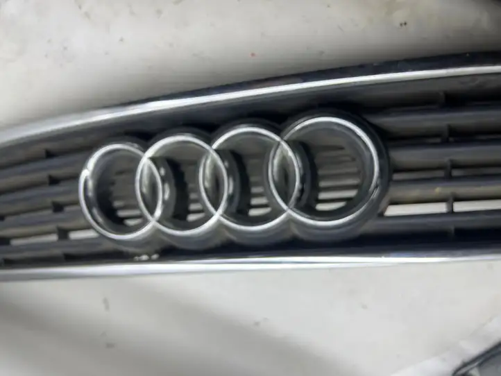 Audi A6 S6 C5 4B (1997 - 2001) 4B0853651A Передняя решетка — фото 1