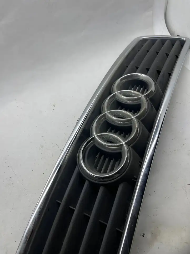 Audi A6 S6 C5 4B (1997 - 2001) 4B0853651A Передняя решетка — фото 1