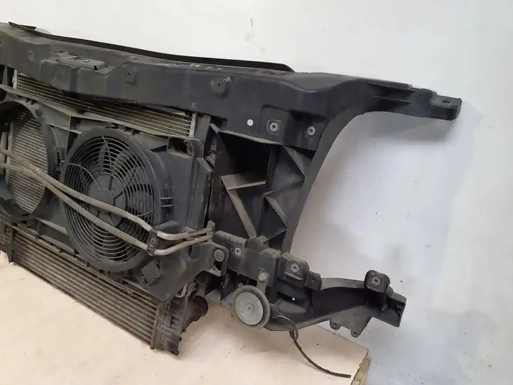 Volkswagen Crafter (2006 - 2016) 9068800003 Панель радиаторов двигателя — фото 1