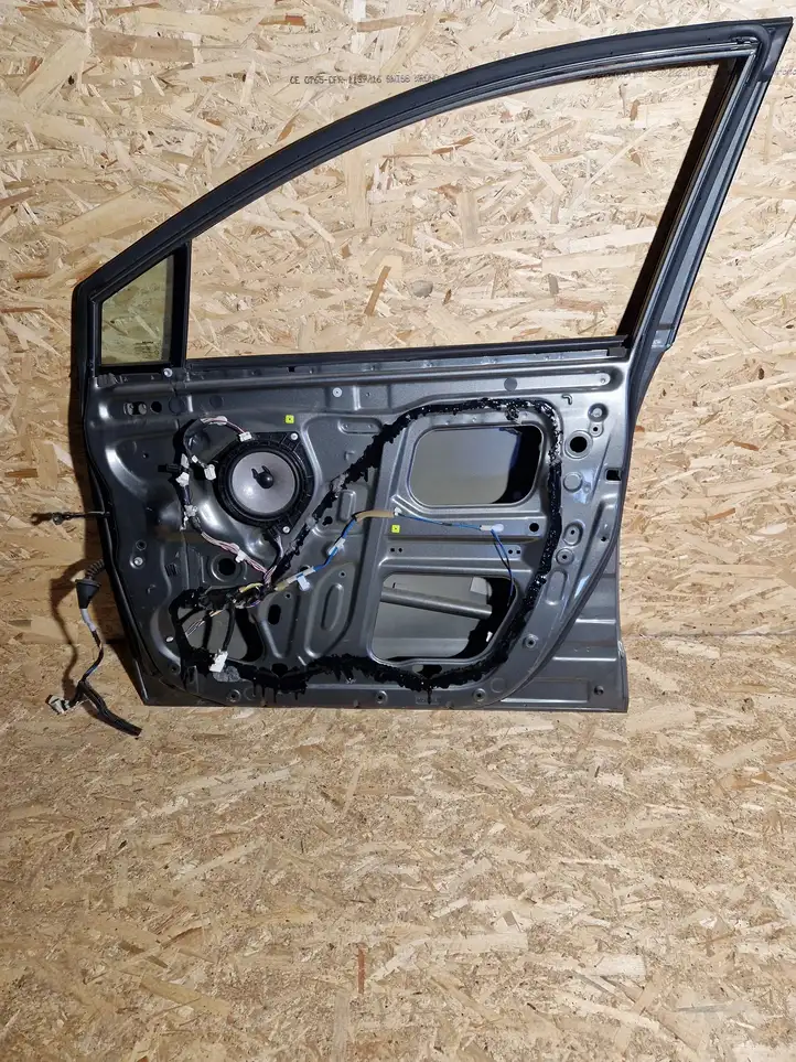Toyota Corolla Verso AR10 (2004 - 2009) Дверь — фото 3
