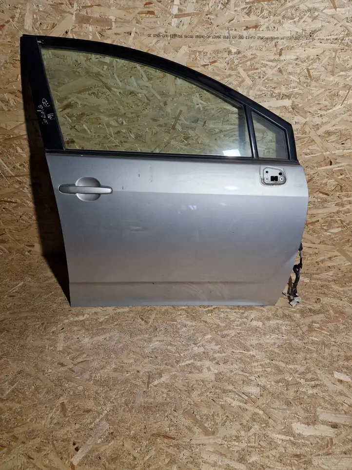 Toyota Corolla Verso AR10 (2004 - 2009) Дверь — фото 1