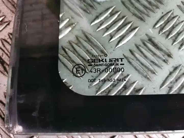 Peugeot Partner (1996 - 2002) Боковое стекло в середине кузова — фото 2