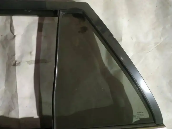 Toyota Avensis T250 (2006 - 2009) Форточка двери — фото 2