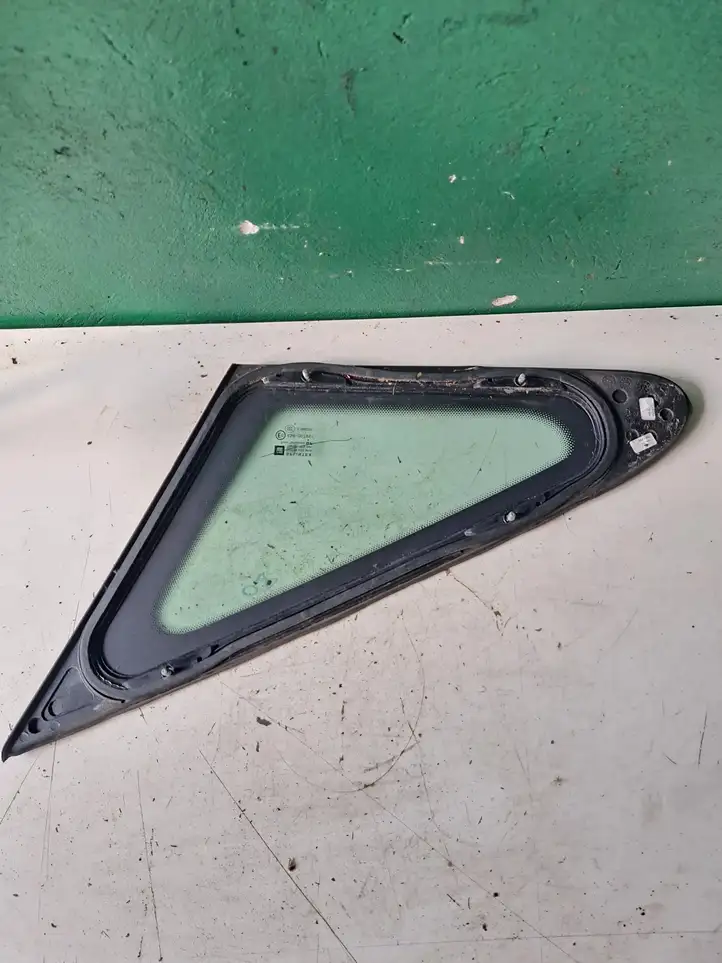 Opel Zafira B (2006 - 2008) 43R007951 Треугольное стекло кузова — фото 3