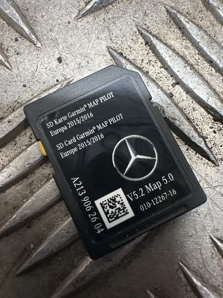 Mercedes-Benz E W213 (2016 - ) A2139062604 Навигационные карты CD/DVD — фото 1