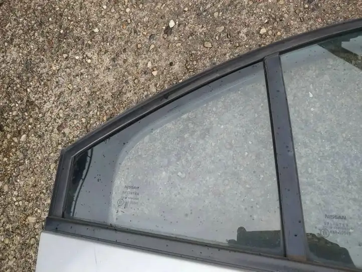 Nissan Primera (2001 - 2008) Форточка двери — фото 3