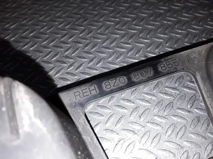 Audi (1999 - 2007) 8Z0807855A Кронштейн заднего бампера — фото 3