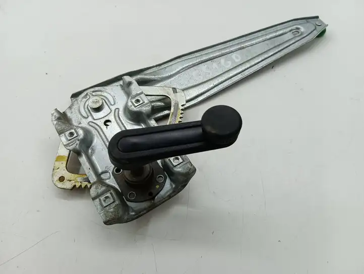 Toyota Yaris (2009 - 2012) 6926002020 Механический стеклоподъемник задней двери — фото 3