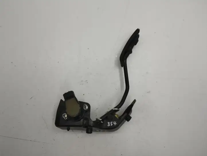 Toyota Corolla Verso AR10 (2004 - 2009) 8928152021 Педаль акселератора — фото 4