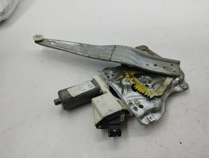 Toyota Corolla E120 E130 (2000 - 2004) 6983002100 Стеклоподъемник передней двери (комплект) — фото 1