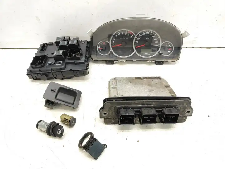 Mazda Tribute (2000 - 2004) 5L8A12A650TG Комплект системы зажигания — фото 1