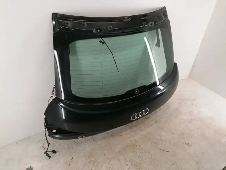 Audi A1 (2010 - 2014) Крышка багажника — фото 3
