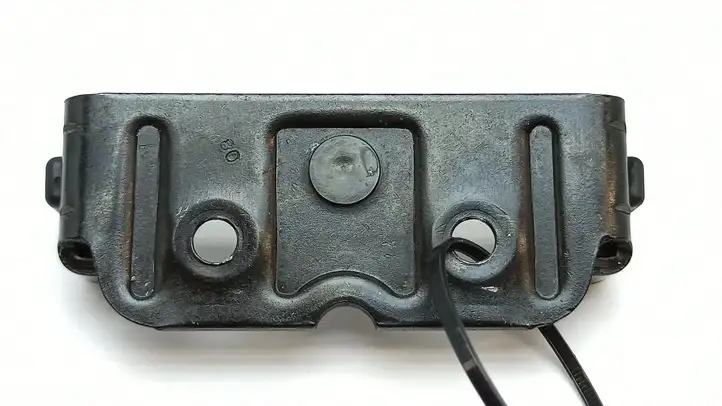 BMW Z4 E85 E86 (2002 - 2008) 8203771 Скоба замка крышки багажника — фото 1