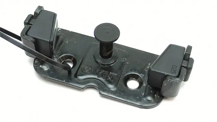 BMW Z4 E85 E86 (2002 - 2008) 8203771 Скоба замка крышки багажника — фото 8
