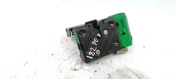 Volvo XC70 (2004 - 2007)  30634621 Замок передней двери