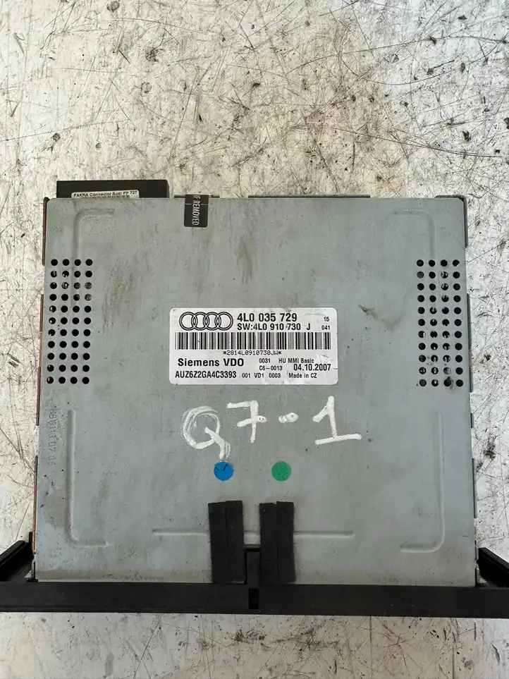 Audi Q7 (2005 - 2009)  4L0035729 CD/DVD чейнджер