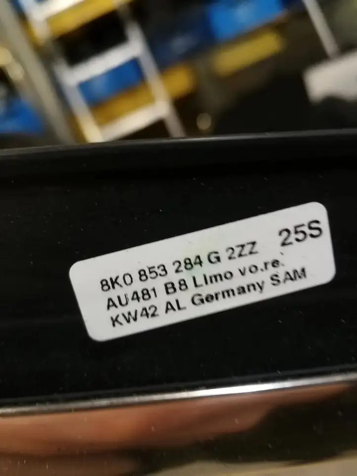 Audi A4 S4 B8 8K (2007 - 2011) 8K0853284G Накладка стекла передней двери — фото 4
