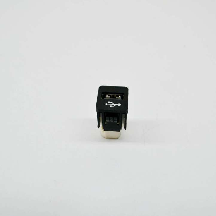 9229294 BMW 3 F30 F35 F31 USB jungtis