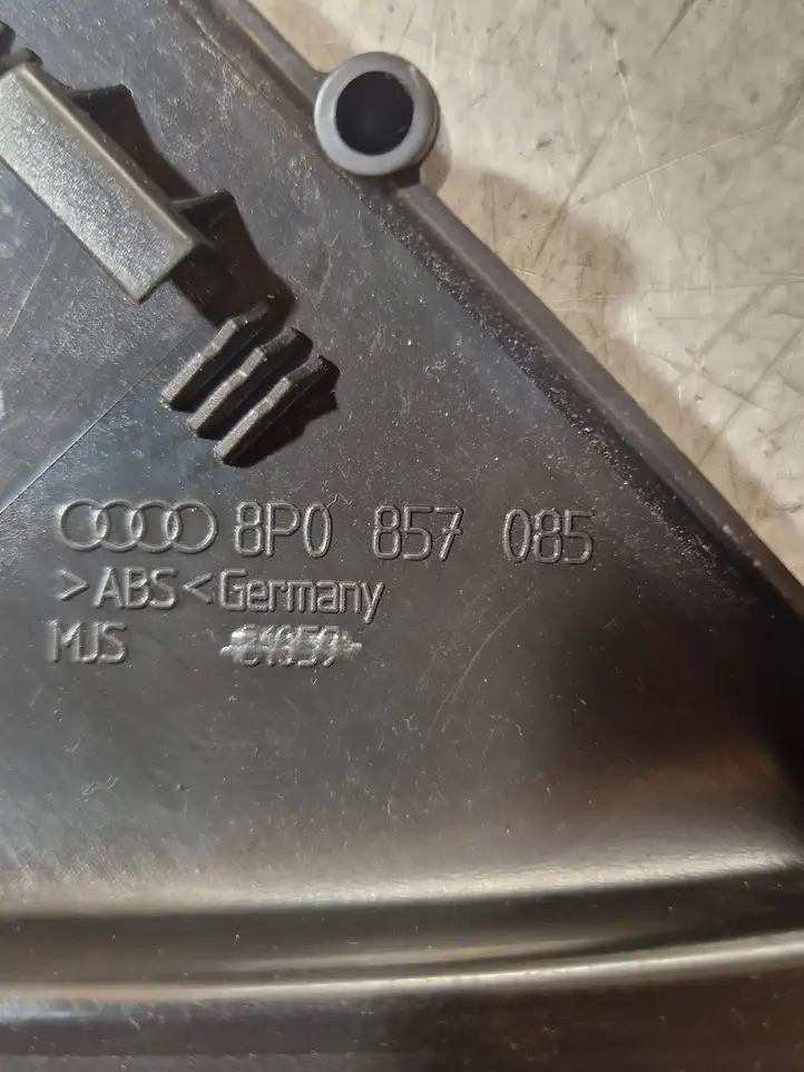 Audi A3/S3 8P (2004 - 2008) 8P0857085 Прочие детали салона — фото 3